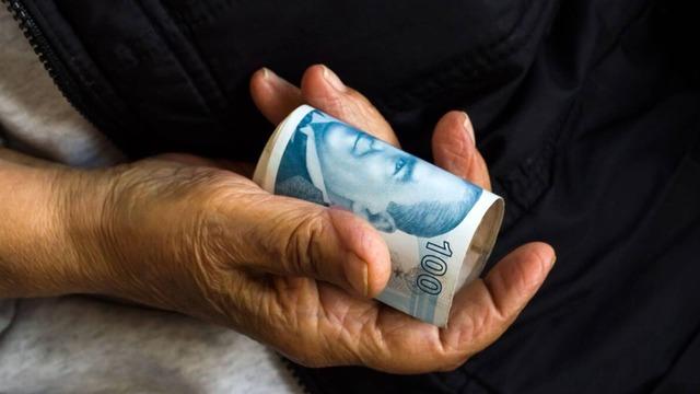 5000 TL EMEKLİ İKRAMİYESİ SON DAKİKA: Çalışan emekliler dört gözle ikramiye ödemesi tarihini bekliyordu: AK Parti'den açıklama geldi: Sayı ve maliyet ortaya çıktı