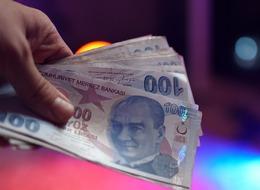 Yüzde 50'ye yakın zamla 7.608 lira olmuştu! Evde Bakım Yardımı hesaplara yatmaya başladı