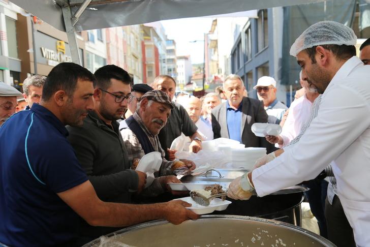 Tokat'ta Ahilik Haftası'nda 2 bin kişiye pilav ikram edildi G1
