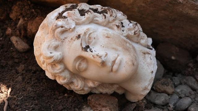 Düzce'de bulundu, büyük heyecan yarattı! 'Büyük İskender'e ait olduğu anlaşılınca müzeye teslim edildi