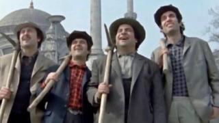 SALAK MİLYONER OYUNCULARI VE KONUSU! Salak Milyoner filmi ne zaman ve nerede çekildi?