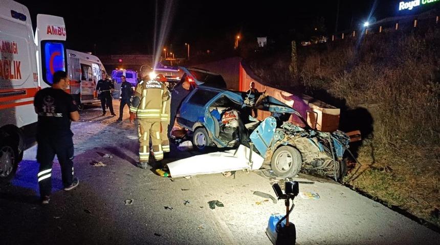 Ankara'da feci kaza! Araçlar hurdaya döndü: 2 ölü, 6 yaralı