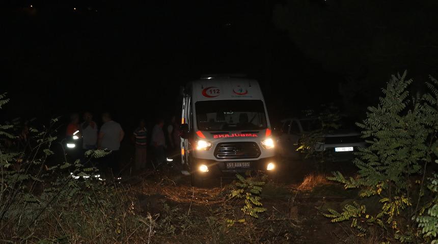 Adana'da devrilen kamyondaki 2 kişi yaralandı