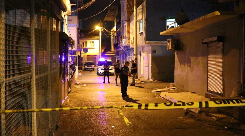 İzmir'de silahlı kavgada 2 kişi yaralandı