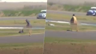 Kimse yaptıklarına bir anlam veremedi! Yarış pistine atlayıp bir anda kıyafetlerini çıkartmaya başladı... Arabaların önüne atladı