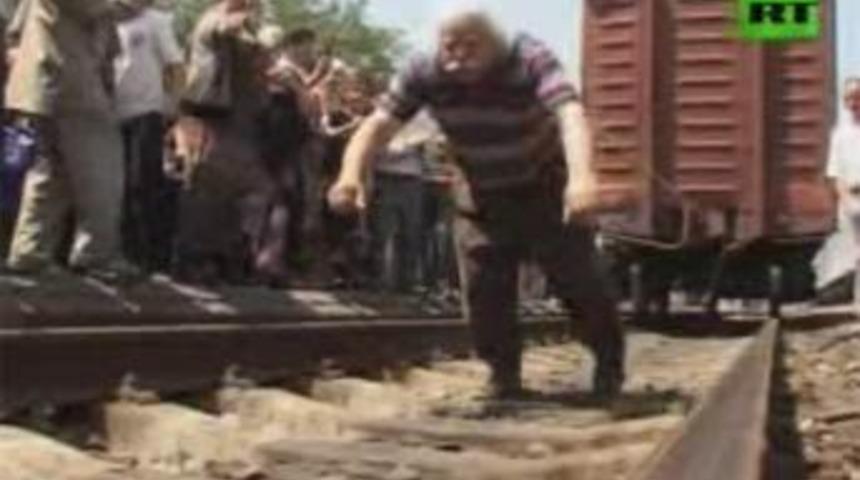 S&uuml;per dede d&uuml;nyaya meydan okuyor