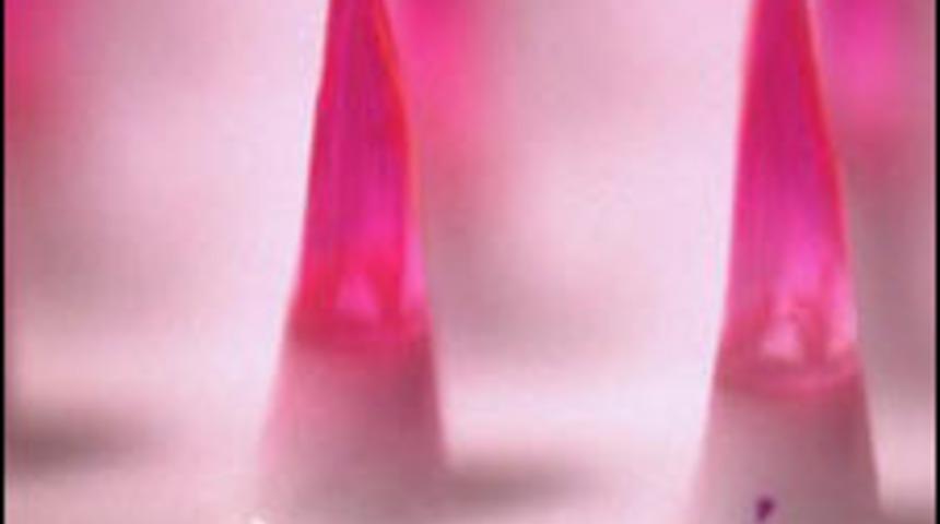 İğne ile aşı yerini yapışkan banta bırakacak