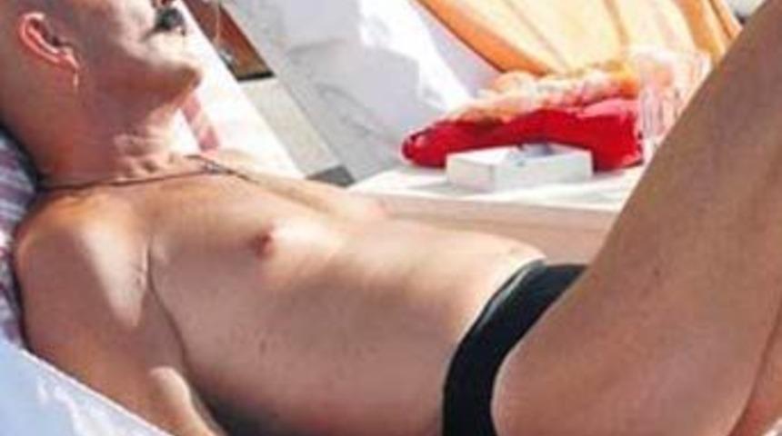 Cemil İpek&ccedil;i nişanlandı!