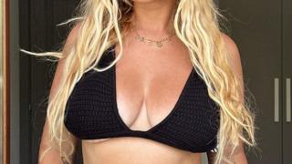 Sosyal medya fenomeni Ariella Nyssa'nın kır evi tarzı tarzı olay oldu! İç çamaşırı giymeyi tercih etmedi... Sosyal medyayı salladı