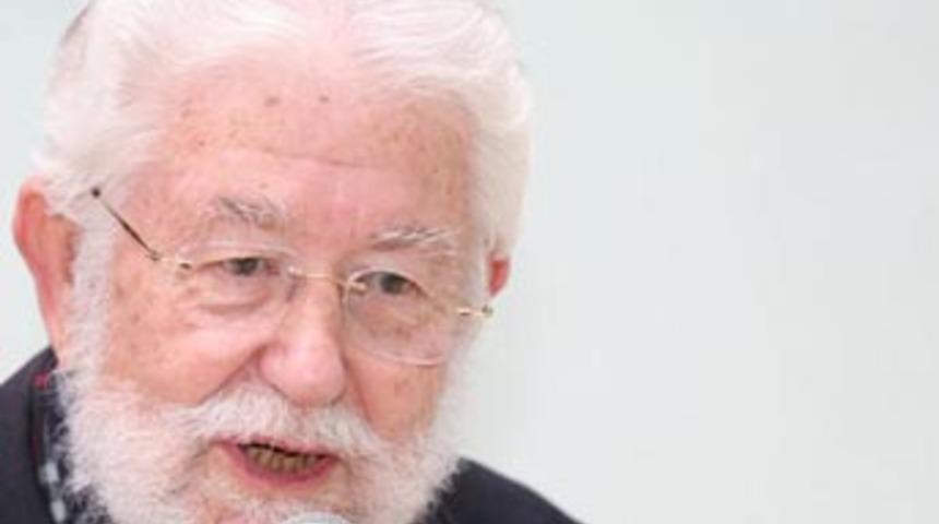 Toprak dede sinirlendi