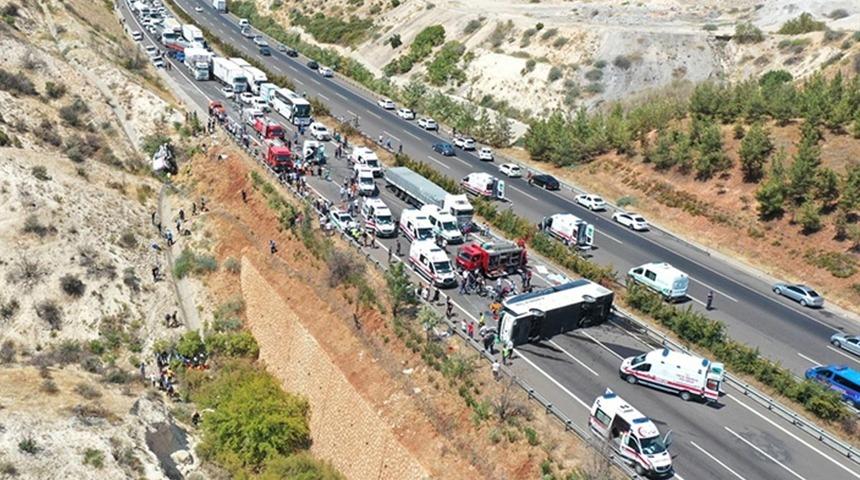 16 kişi hayatını kaybetmişti! Gaziantep'te yolcu otobüsünün kaza yapan araca müdahale edenlere çarptığı kazada yeni gelişme... Cezası beli oldu
