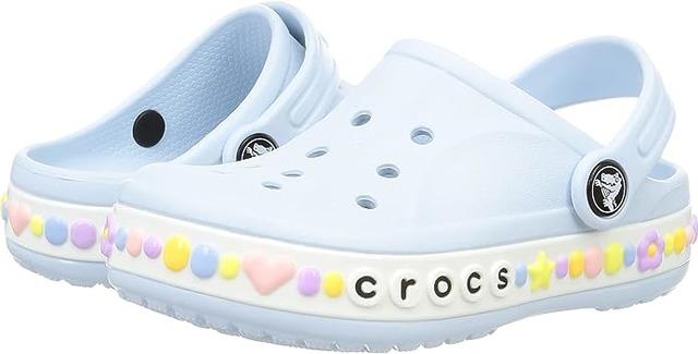 Hem rahatlığı hem şıklığıyla sizi kendine bağlayacak Crocs marka uygun fiyatlı terlikler