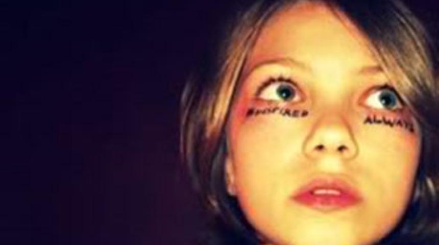 Moda d&uuml;nyası bu kızın peşinde