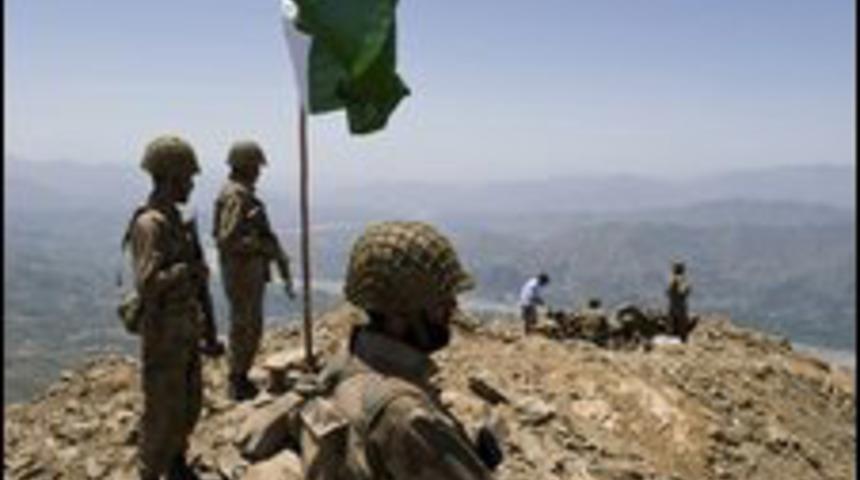 Taliban komutanı bomba imal ederken &ouml;ld&uuml;