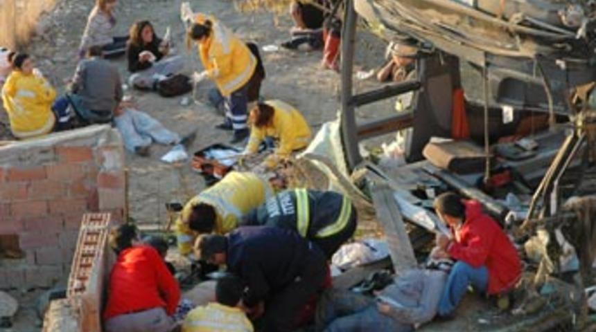 Otobüs faciası: 82 yaralı