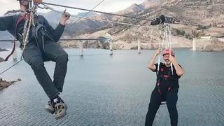 Belediye başkanı zipline yaparken mahsur kaldı!