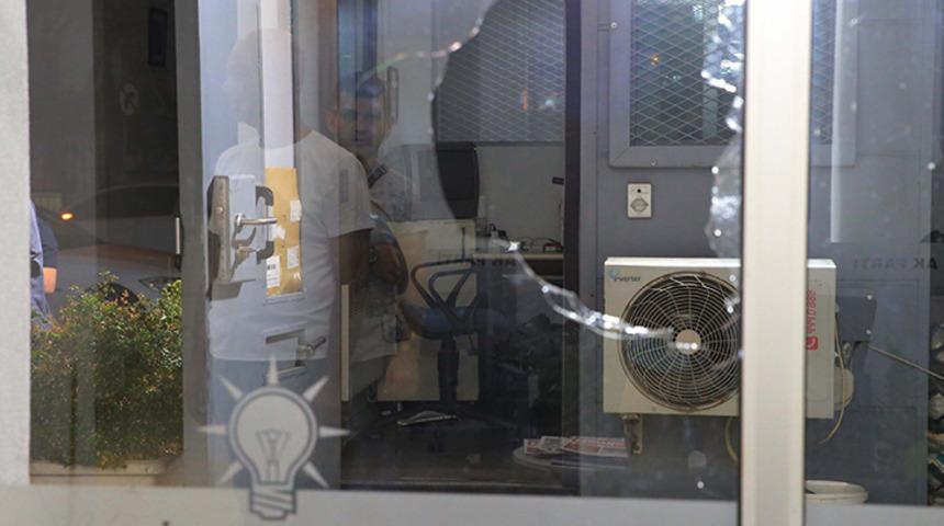 AK Parti Muğla İl Başkanlığına taşla saldıran kişi yakalandı