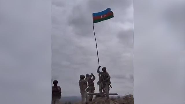 Karabağ'da Ermeni güçlerin elinden birer alınan bölgelerde Azerbaycan bayrağı dalgalanıyor! 
