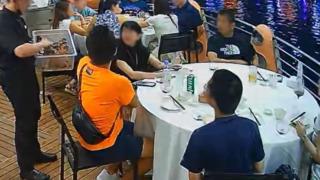 Yediler içtiler hesabı görünce şaşıp kaldılar! Ödeme yapmayı reddeden müşteri ve restoran sahibinin kavgası büyüdü... Olaya polisler müdahale etti