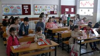 Vakalar arttı! Prof. Dr. Tevfik Özlü uyardı: 'Bu semptomlar varsa okula göndermeyin'