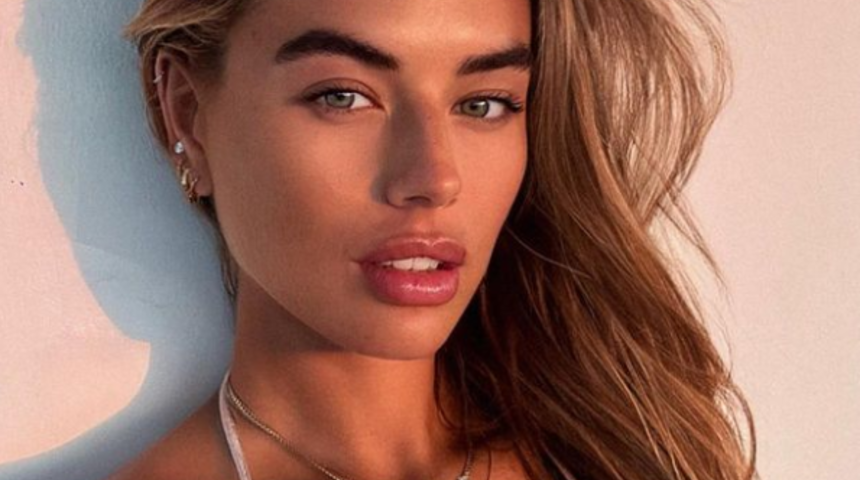 Sosyal medya fenomeni Arabella Chi ip mayokinisiyle poz verdi! Instagram'dan korkup kendi sansürünü kendisini uyguladı