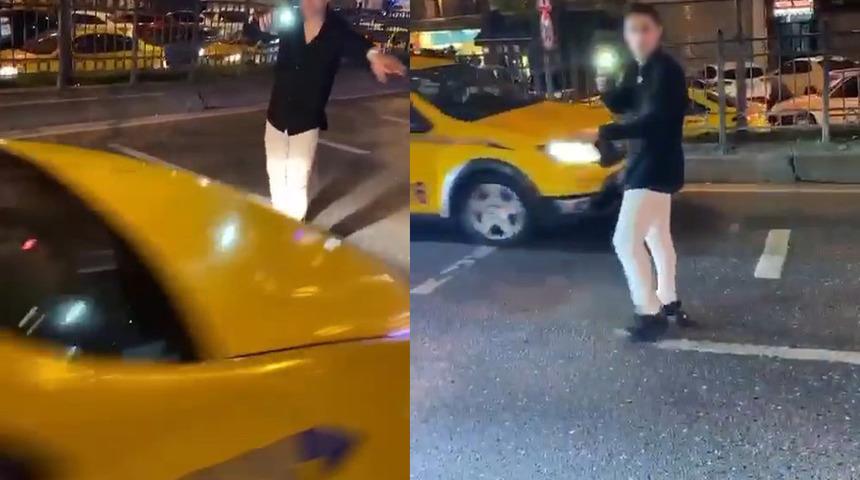 Beyoğlu'nda akılalmaz görüntüler! Polis gibi davranıp durdurduğu araçları kontrol etti... Gözaltına alındı: Kimliği şaşkına çevirdi