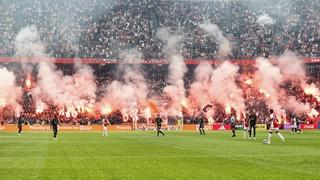 Ajax - Feyenoord maçında taraftar çıldırdı! Takım 3-0 geriye düştü, maç kalıcı olarak tatil edildi..