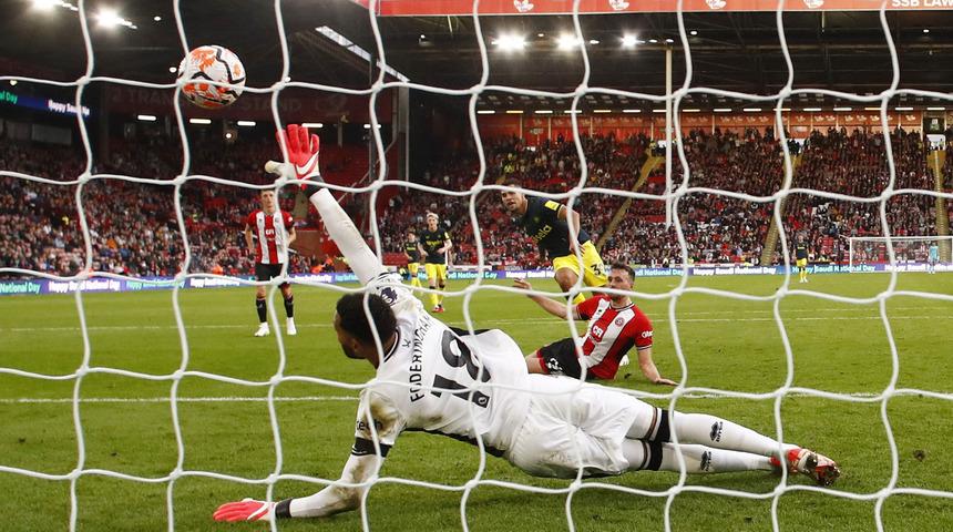 Newcastle United'dan tarihi galibiyet! Sheffield'ı 8-0'la geçtiler...
