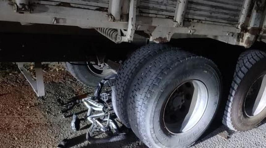 Adana'da geri manevra yapan kamyonun çarptığı çocuk ağır yaralandı