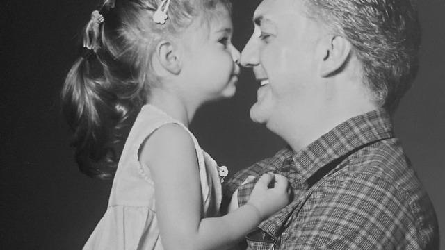 Devlet Tiyatroları Genel Müdürü Tamer Karadağlı'nın kızı Zeyno büyüdü! Güzelliğiyle mest etti 