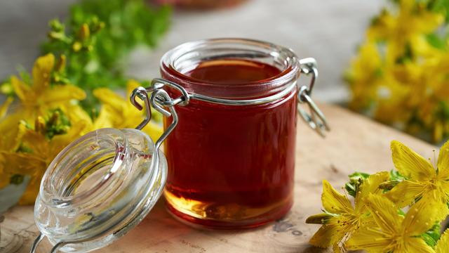 Kantaron yağı neye iyi gelir? Kantaron yağı nerelere kullanılır?