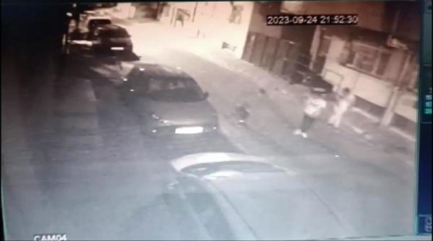 Bağcılar'da kanlı pusu! 21 yaşındaki gence kurşun yağdırdı