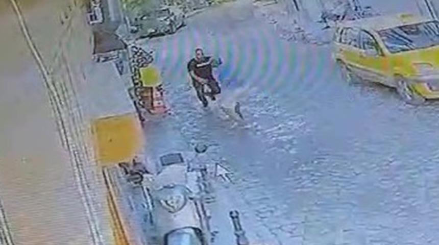 Adana'da dehşet dolu anlar! Sokak ortasında bıçaklandı