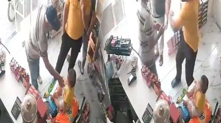 Markette şoke eden anlar! Babanın sinirden gözü döndü,14 aylık bebeğe...