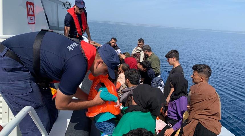 İzmir açıklarında 105 düzensiz göçmen kurtarıldı
