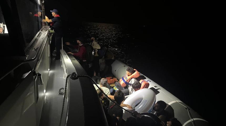 İzmir açıklarında 188 düzensiz göçmen yakalandı