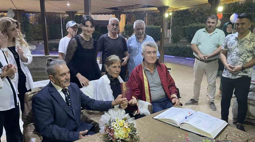 Huzurevinde tanışıp ikinci bahara evet dediler