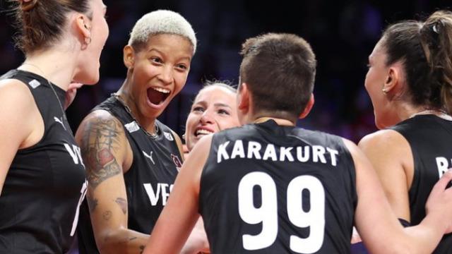 Melissa Vargas'ın adı yanlış anons edilince olay oldu! Ebrar Karakurt ve Zehra Güneş dayanamadı