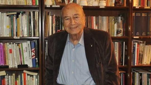 Gazeteci Hıfzı Topuz hayatını kaybetti