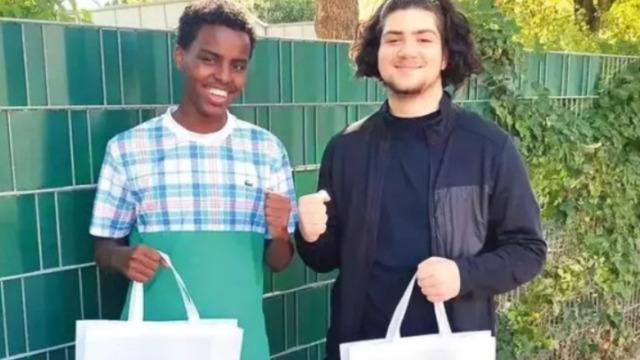 Almanya bu iki Türk gencini konuşuyor! 12 yaşındaki kızı kaçırılmaktan kurtardılar... Kahraman ilan edildiler