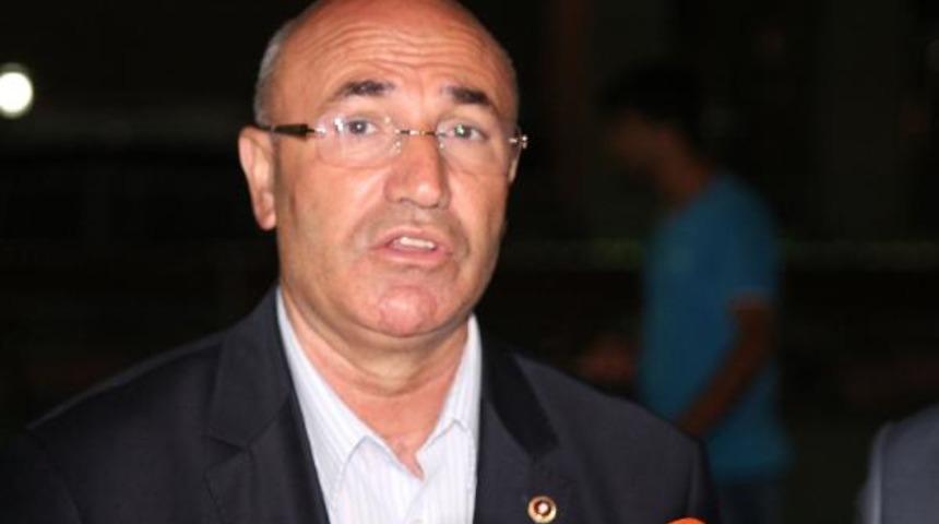 Tanal: Şov yapmak için polislere kelepçe takıyorlar