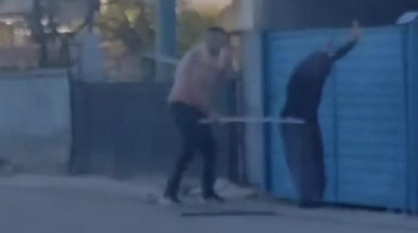 Akılalmaz olay! Eşinin tartıştığı kadın komşusuna sopayla saldırdı