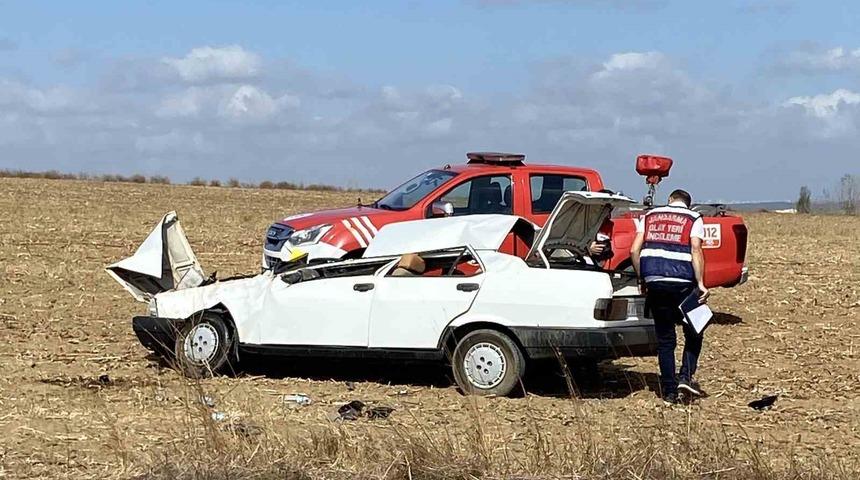 Otomobil takla attı: Genç kız hayatını kaybetti, iki arkadaşı yaralandı