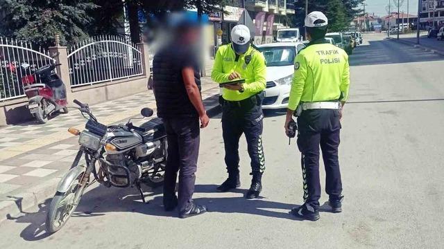 Afyonkarahisar’da 17 motosiklet trafikten men edildi