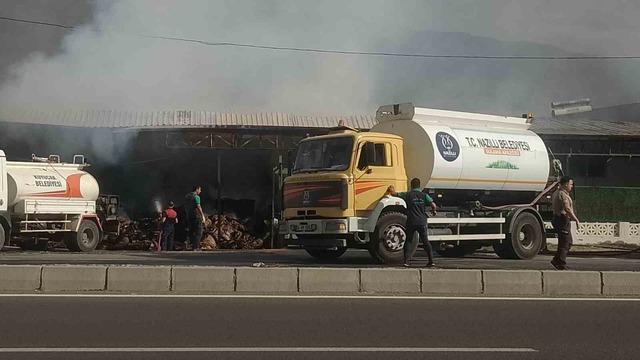Kuyucak’taki yangını söndürme çalışmalarına Nazilli Belediyesi’nden destek