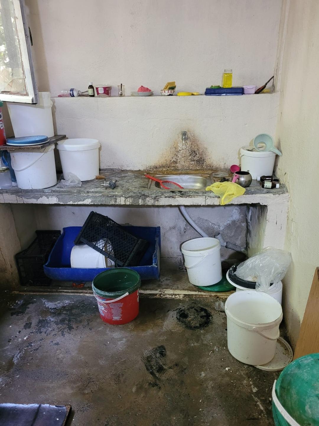 Vatandaşa yedirdikleri gıdanın halini g&ouml;renler g&ouml;zlerine inanamadı! Bursa'da şok g&ouml;r&uuml;nt&uuml;ler: Hepsine el kondu, iş yeri doğruca m&uuml;h&uuml;rlendi