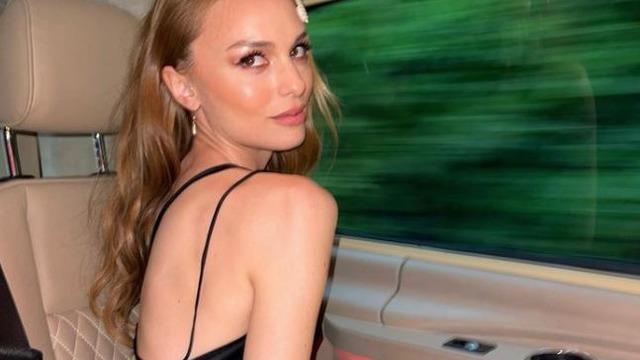 Nilperi Şahinkaya 'Do Not Disturb' lansmanında tarzıyla dikkat çekti