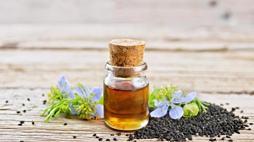 Çörek otu yağı cilde sürülür mü, çörek otu yağı hangi cilt tipine uygun? Çörek otu yağı cilt için nasıl kullanılır?