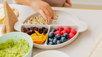 Ebeveynlerin g&ouml;nl&uuml;n&uuml; fetheden bebek yemek takımlarını se&ccedil;tik