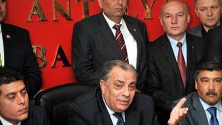 Türkeş: AKP'nin Türk bayrağı ile işi olmaz